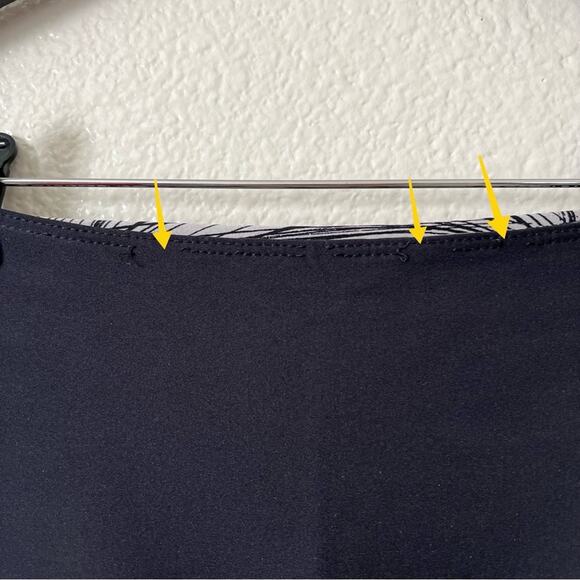 Beyond Yoga Flip It And Reverse It Legging Reversible Black gray Lotus print - Picture 4 of 6